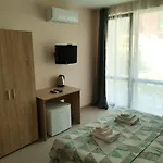 Pensión Homeline Kazakovi 3*