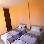 Pensión Homeline Kazakovi 3*