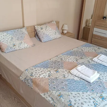 Homeline Kazakovi 4* ネセバル