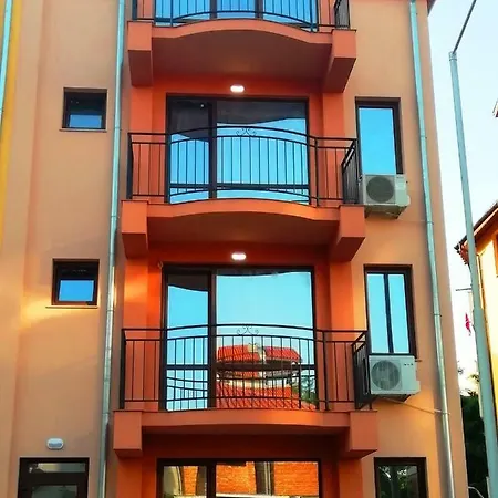 Homeline Kazakovi 4* ネセバル